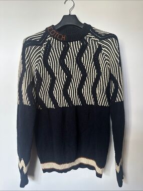 Scotch & Soda Black and Cream Zigzag Crewneck Sweater with Contrast Trim